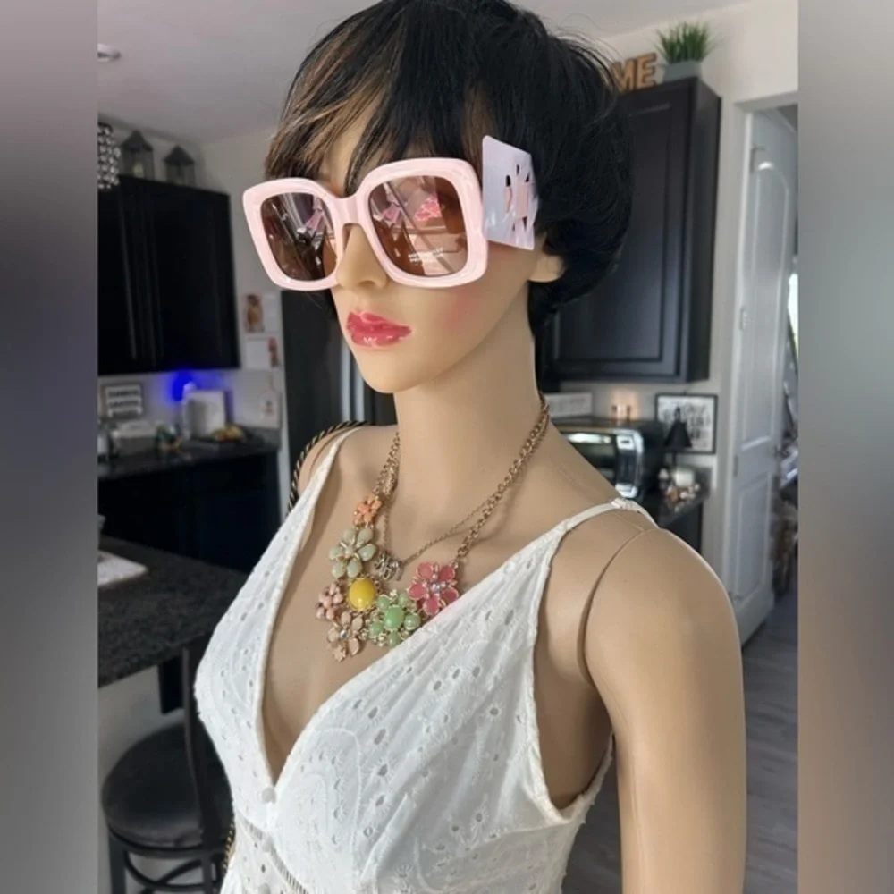💋NWT Statement oversized square framed pink pearl sunglasses 🕶 sunshades